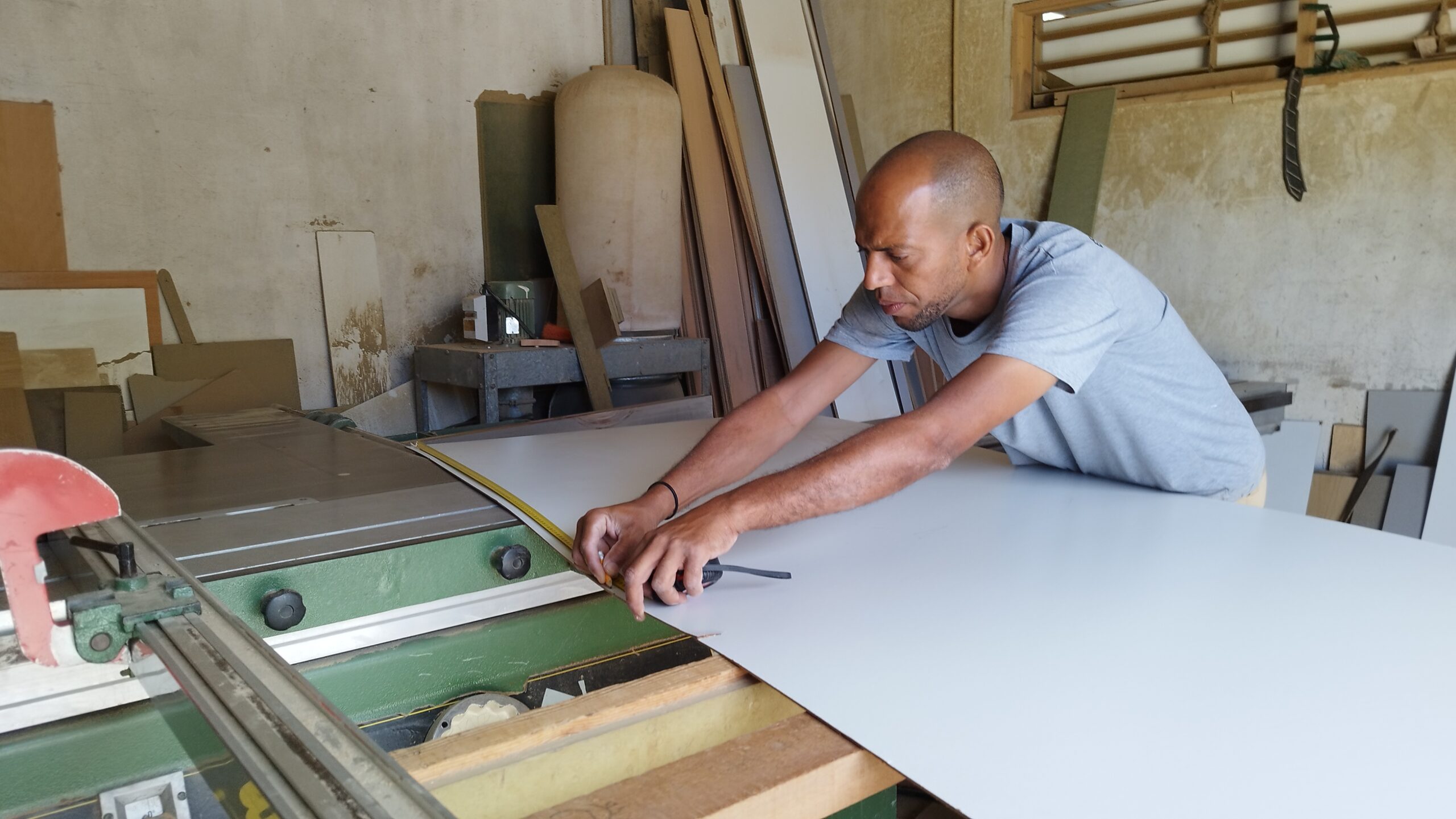 OMP INDUSTRIA E SERVIÇOS LDA MINDELO SAO VICENTE CABO VERDE MADEIRA MOBILIARIO COZINHAS CARPINTARIA MARCENARIA (18)