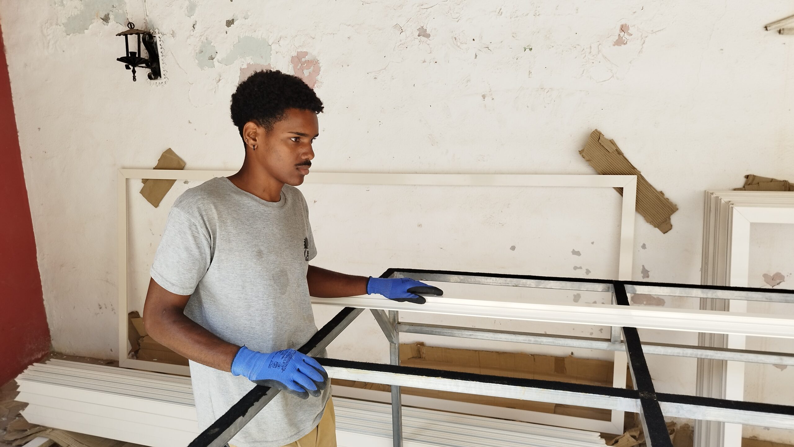 OMP INDUSTRIA E SERVIÇOS LDA MINDELO SAO VICENTE CABO VERDE MADEIRA MOBILIARIO COZINHAS CARPINTARIA MARCENARIA (64)