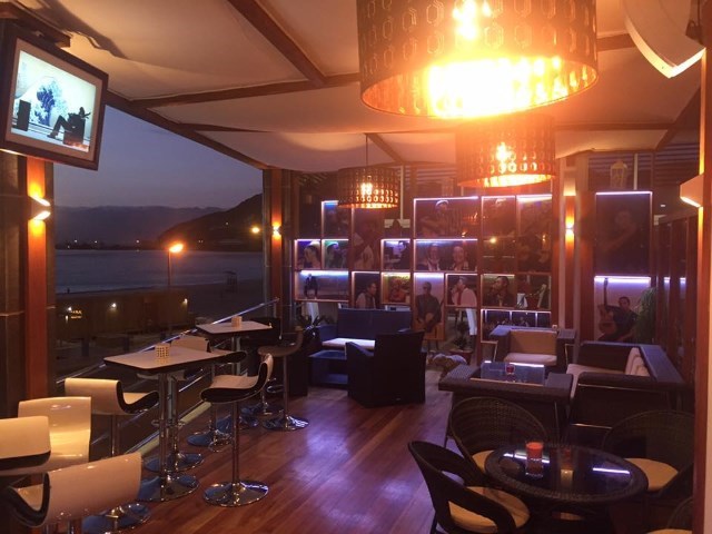 restaurante u-sabor mindelo sao vicente obras carpintaria omp mestre pulu mobiliario madeira (6)