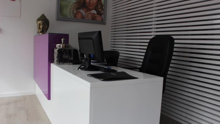 spa unisex rj mindelo sao vicente cabo verde omp industria e serviços lda maderia mobiliario armarios balcao cadeira moveis (4)